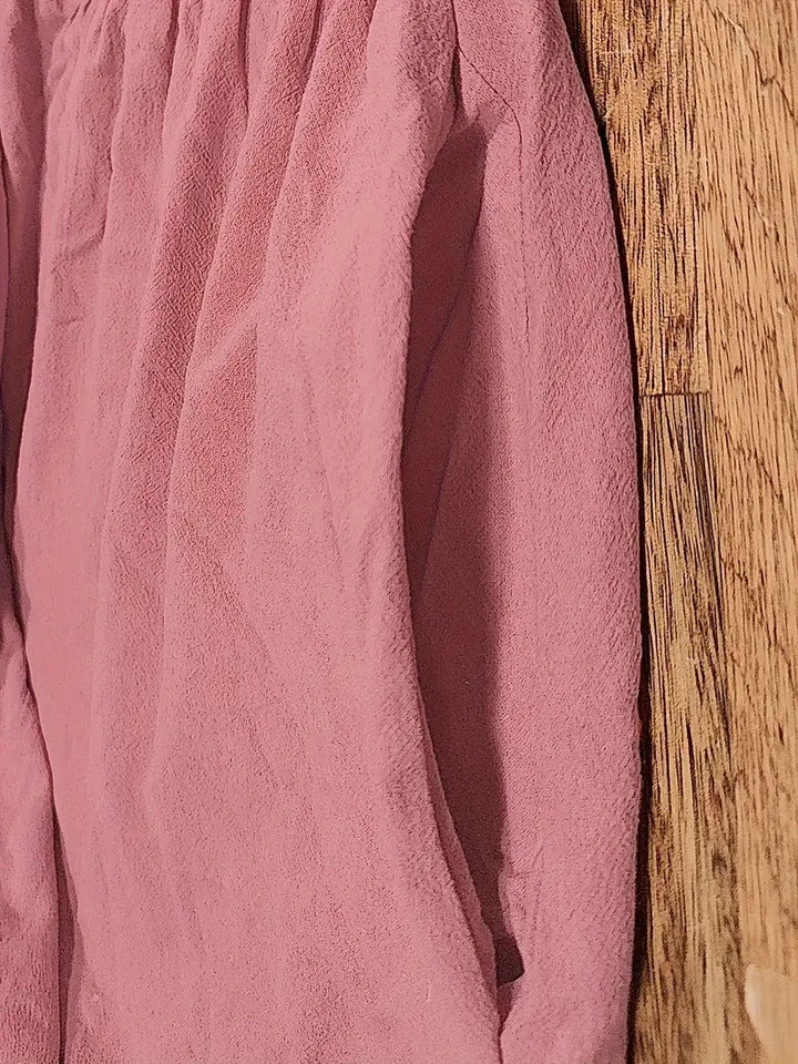 "Robe lin premium élégante avec poches, coupe flatteuse, couleurs variées, adaptée toutes saisons, confort assuré."