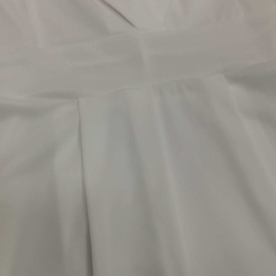 Robe longue blanche femme, décolleté V, silhouette fluide, idéal pour été et événements, confort et élégance intemporelle.