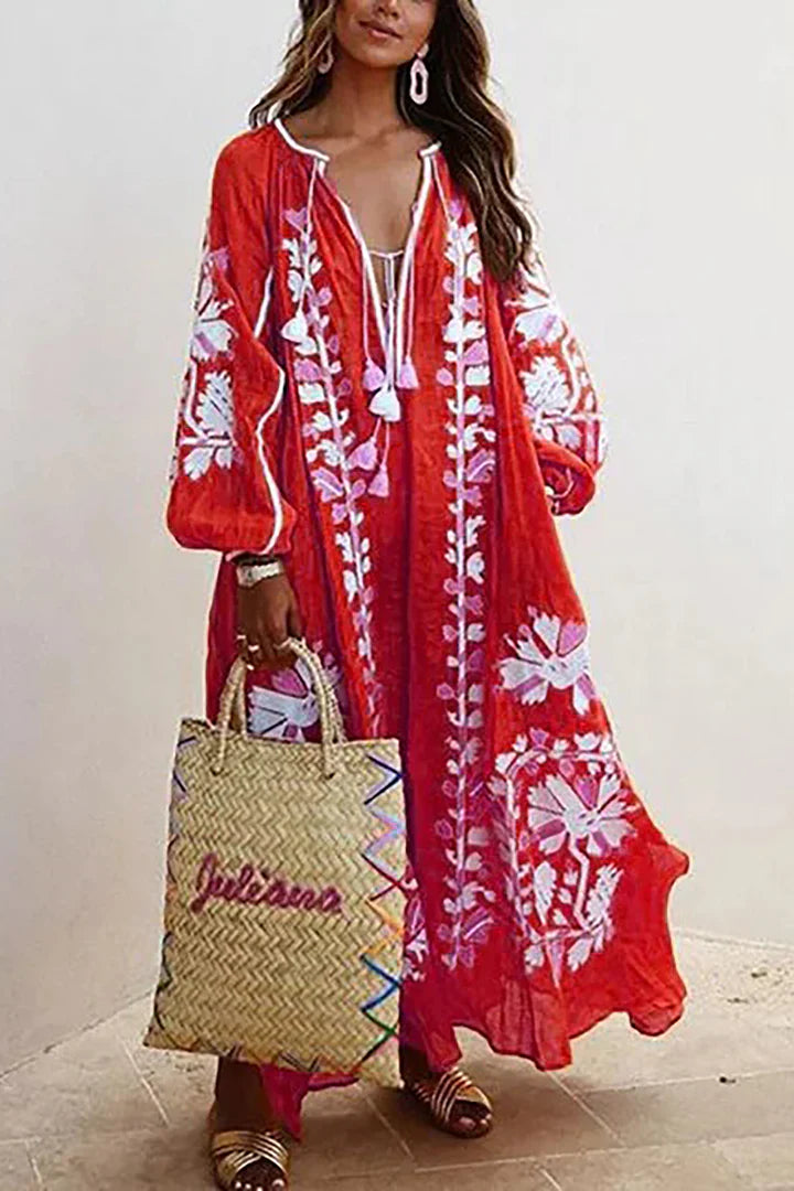 "Robe longue bohème, imprimé floral éclatant, disponible en plusieurs couleurs, style estival et fluide, tailles S à 5XL."