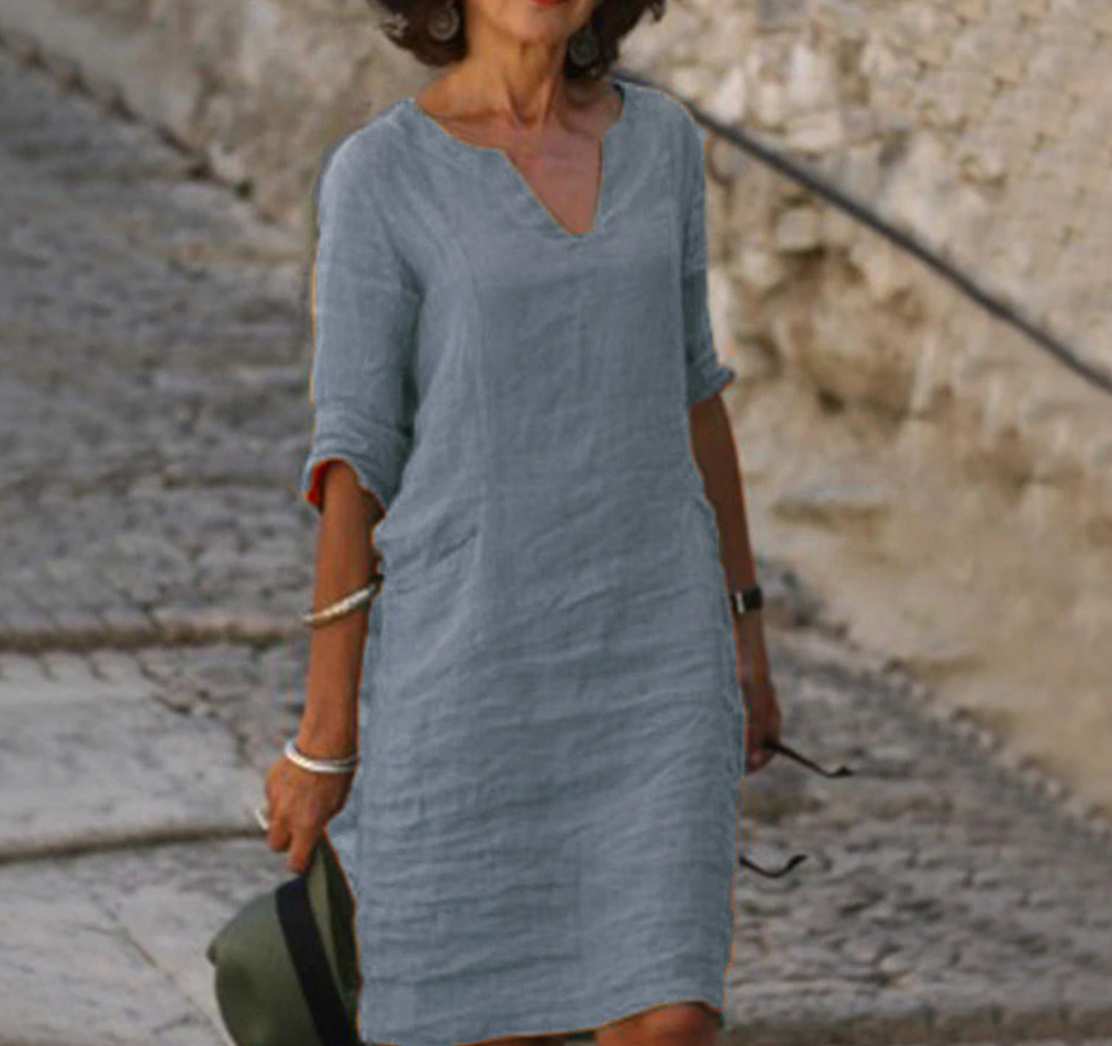 "Robe longue en lin Solènea, col V, manches longues, élégante et confortable pour toutes saisons"