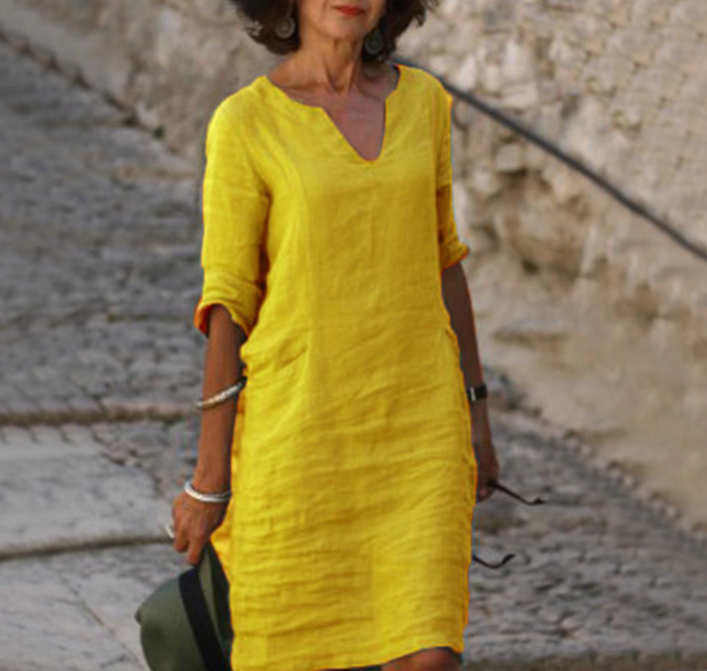 "Robe longue en lin Solènea, col V, manches longues, élégante et confortable pour toutes saisons"
