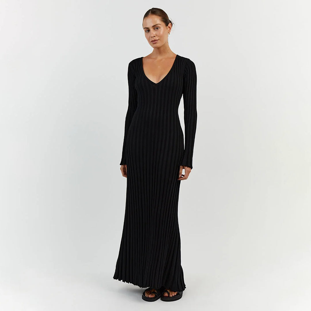 "Robe longue en maille beige, taille réglable, encolure V, manches longues, chic et féminine, tissu extensible."