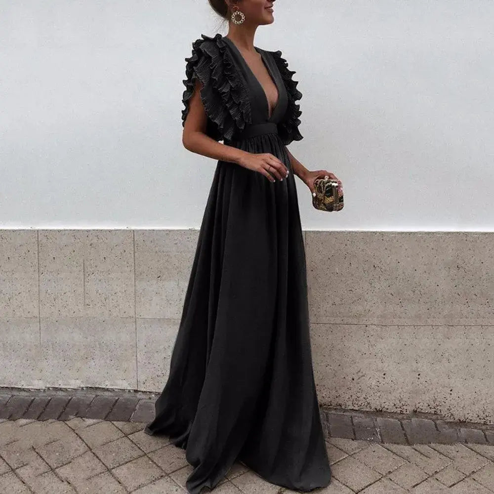 "Robe maxi à volants élégante pour femme avec décolleté profond, parfaite pour soirées estivales et occasions spéciales."