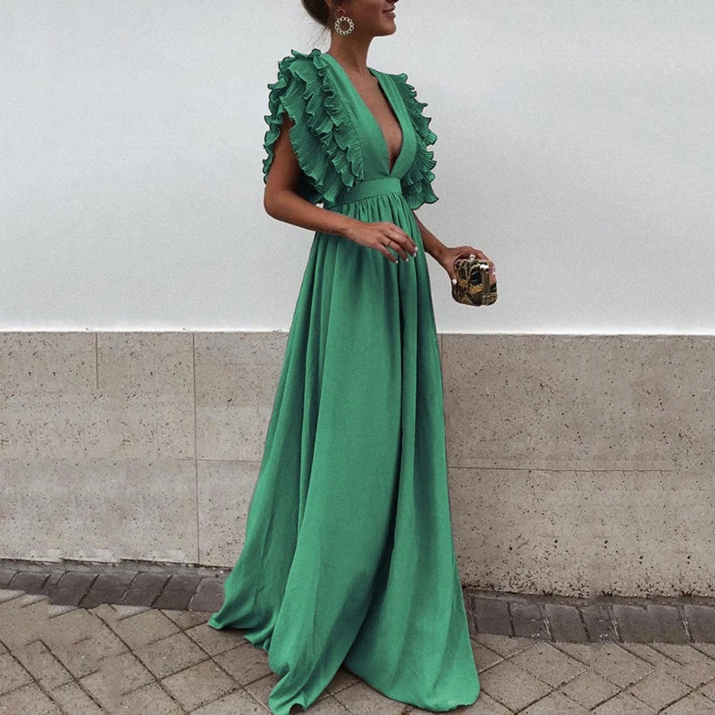 "Robe maxi à volants élégante pour femme avec décolleté profond, parfaite pour soirées estivales et occasions spéciales."