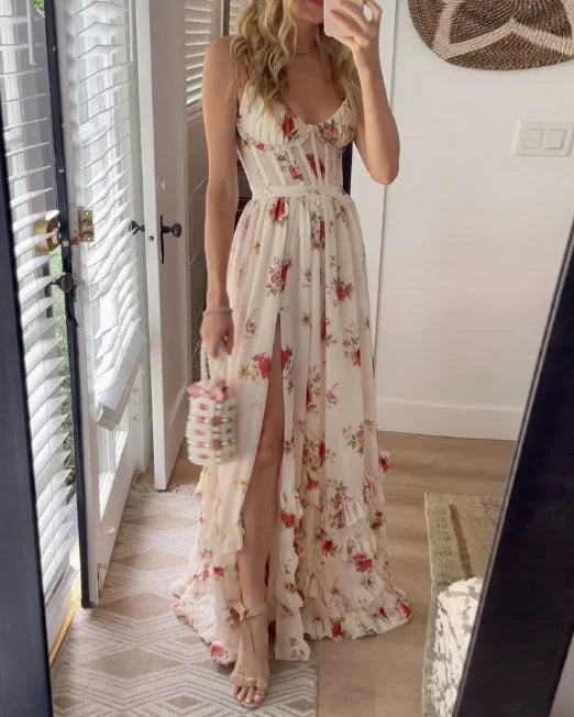 "Robe midi drapée élégante avec jupe fluide, idéale pour occasions spéciales, taille définie pour silhouette raffinée."