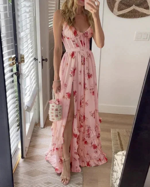 "Robe midi drapée élégante avec jupe fluide, idéale pour occasions spéciales, taille définie pour silhouette raffinée."