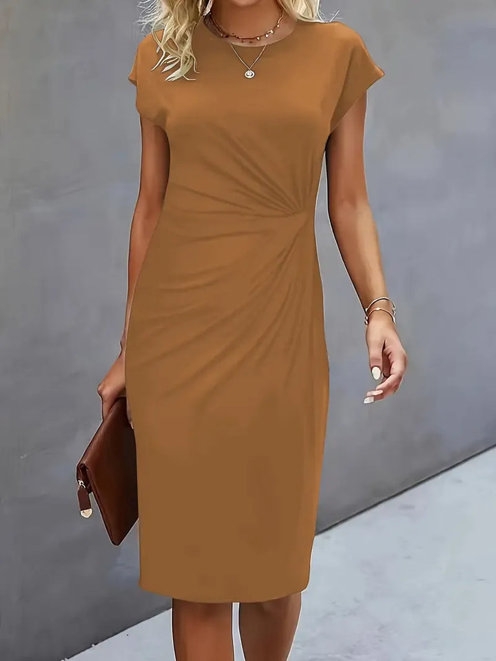 "Robe midi élégante cintrée pour femme, col rond, longueur formelle, sublimant la silhouette et convenant aux occasions"