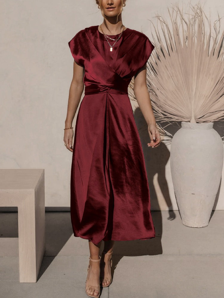 Robe midi élégante en soie pour femme, coupe flatteuse et luxueuse, idéale pour occasions spéciales, couleur raffinée.