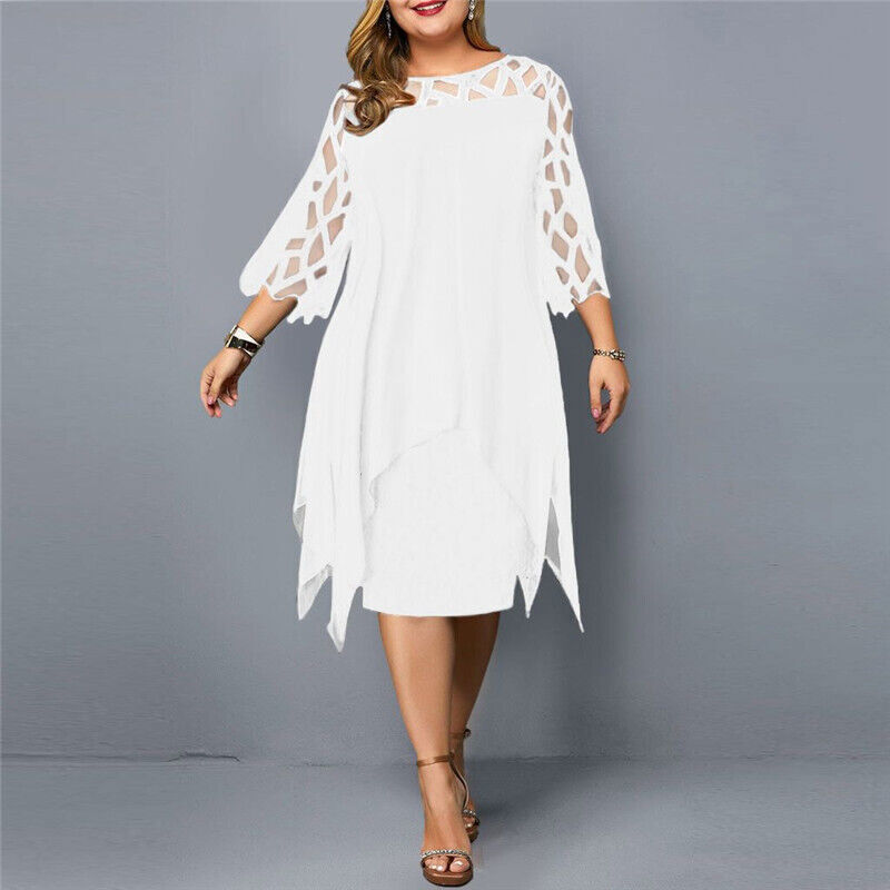 "Robe midi élégante grande taille, col rond, manches dentelle, silhouette flatteuse, couleur foncée."