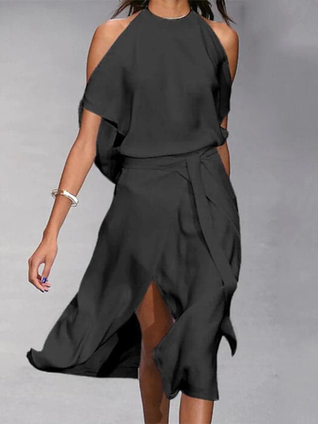"Robe midi portefeuille bleu, épaules dénudées, ourlet asymétrique, élégante et confortable pour femmes."