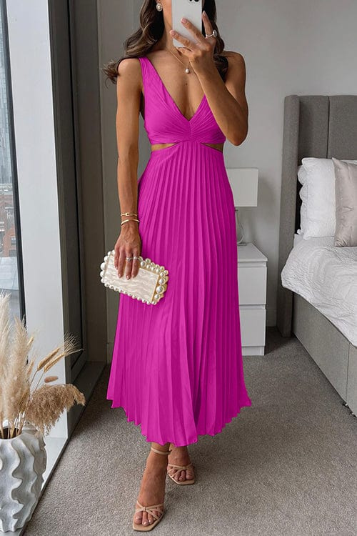 "Robe Sanne élégante satinée plissée, vue de face, multi-couleurs élégantes disponibles, idéal pour occasions chic."