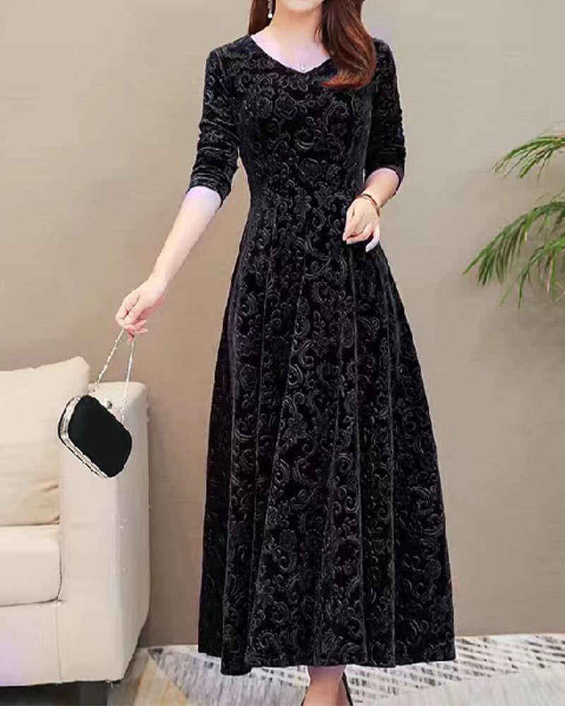 "Robe trapèze élégante pour femmes, coupe évasée, idéale pour occasions spéciales, en tissu doux, couleur unie."