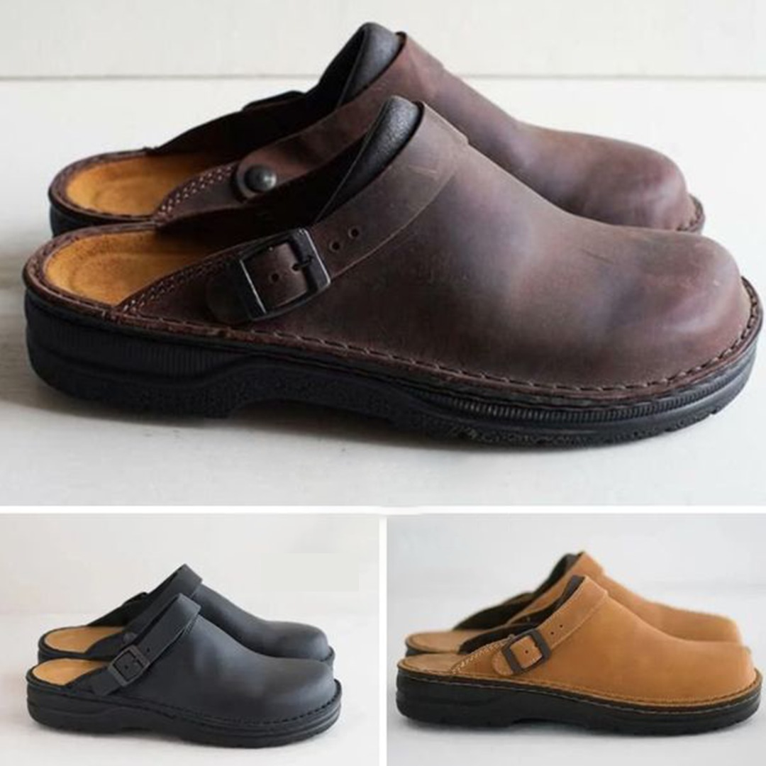 "Sabots orthopédiques en cuir marron, confortables et élégants, avec semelle intérieure rembourrée pour un soutien optimal."