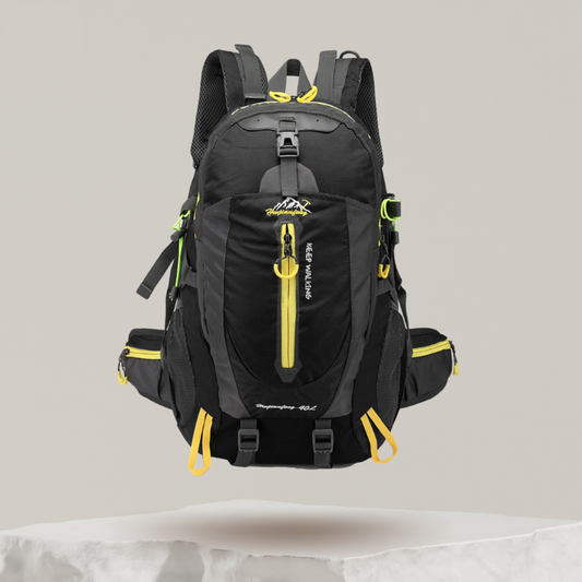 "Sac à dos imperméable 40L gris avec compartiments multiples, idéal pour randonnée et trekking en plein air."
