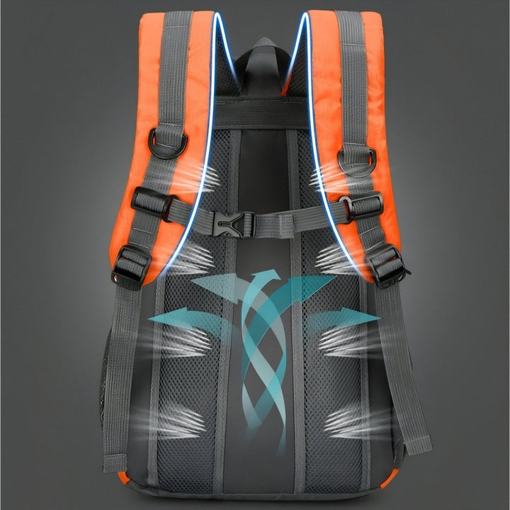 "Sac à dos léger 30L pour randonnée, imperméable, avec bretelles rembourrées et poches en filet."