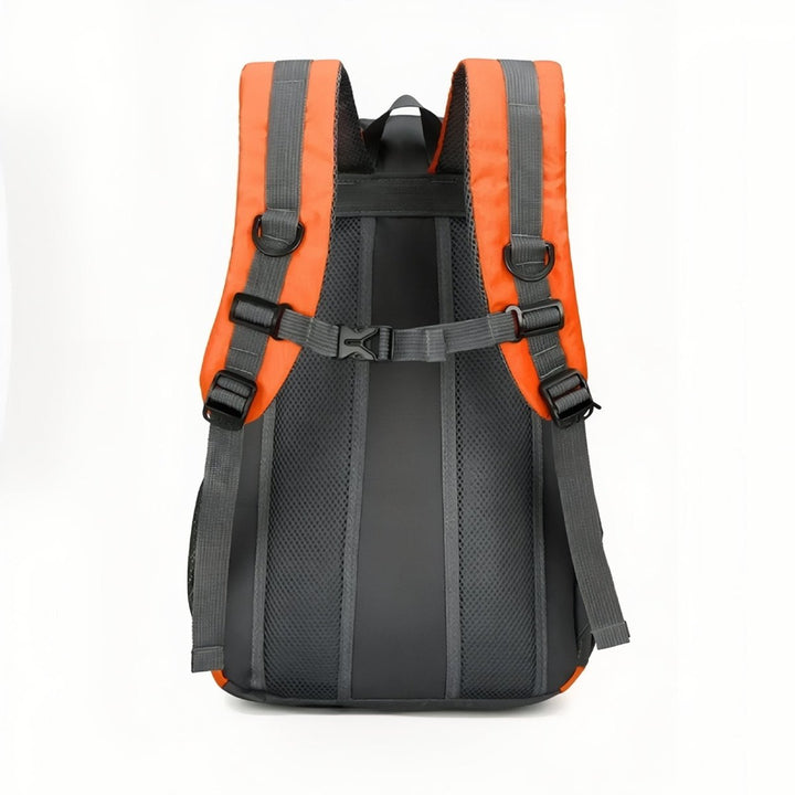 "Sac à dos léger 30L pour randonnée, imperméable, avec bretelles rembourrées et poches en filet."