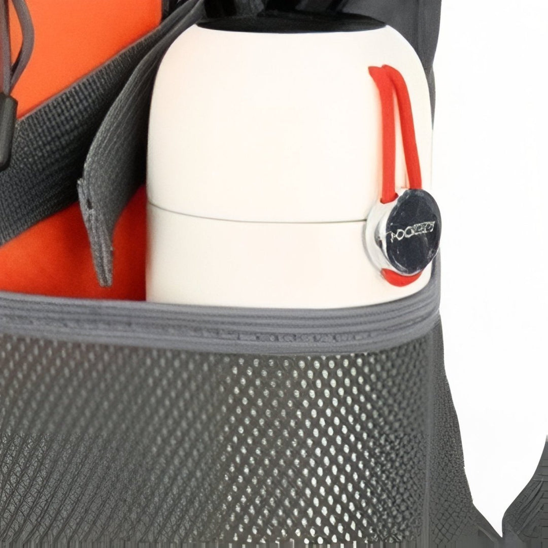 "Sac à dos léger 30L pour randonnée, imperméable, avec bretelles rembourrées et poches en filet."