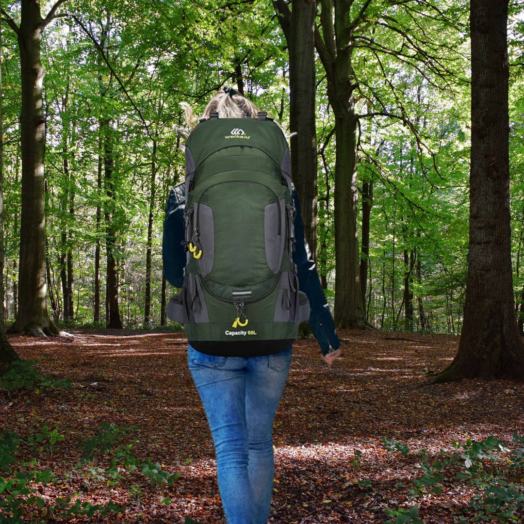 Sac à dos randonnée étanche vert robuste 60L, pour charge lourde, bretelles rembourrées pour aventure en plein air.
