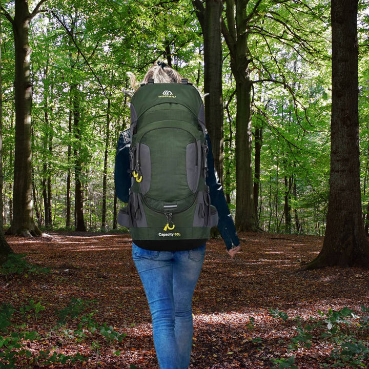 Sac à dos randonnée étanche vert robuste 60L, pour charge lourde, bretelles rembourrées pour aventure en plein air.