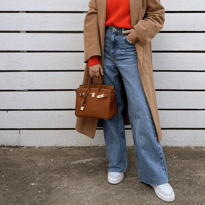 Sac à main en cuir pour femmes, chic, plusieurs couleurs, bandoulière, intérieur spacieux, style élégant et pratique.