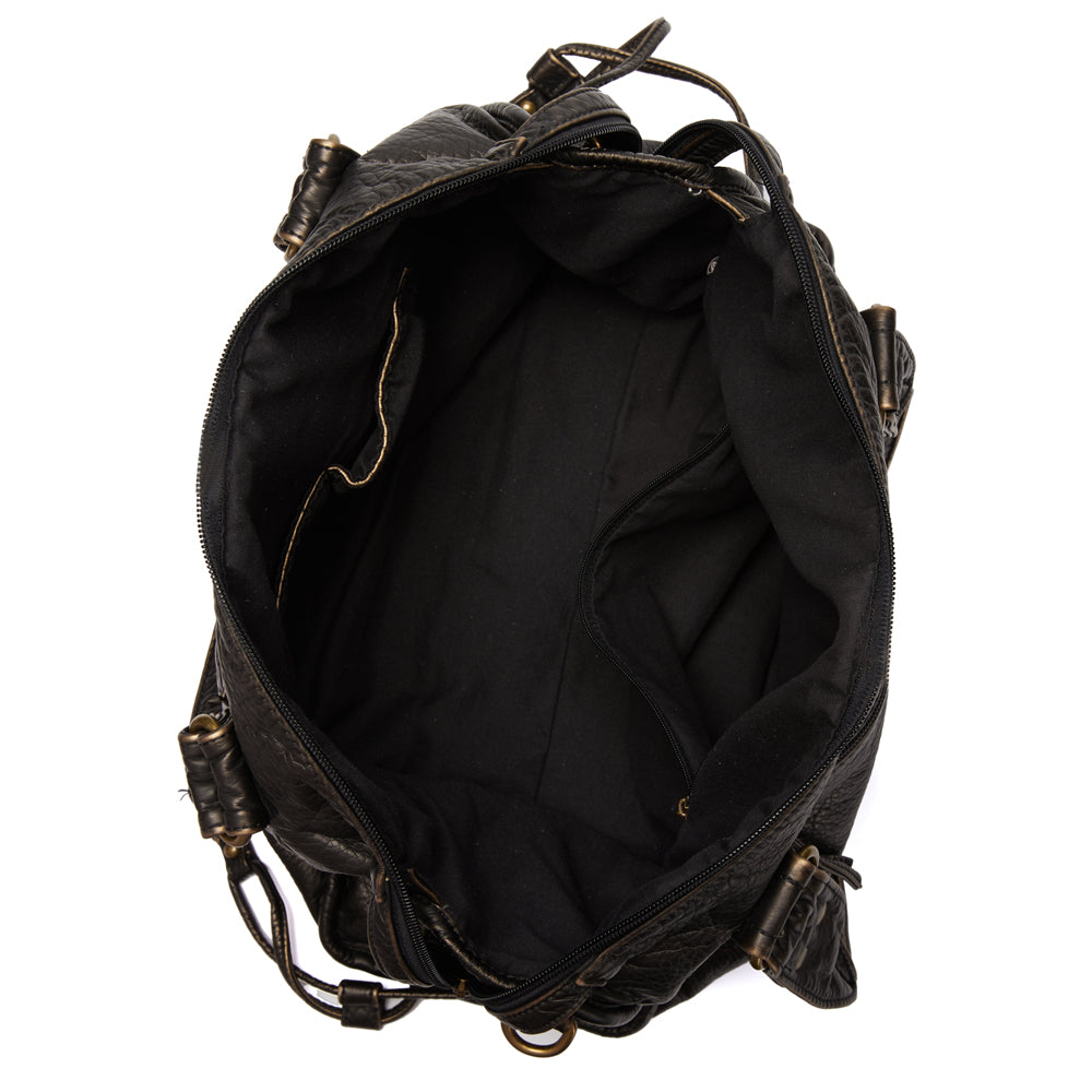 "Sac à main noir chic avec finitions dorées, bandoulière réglable et poches multiples pour une organisation élégante."