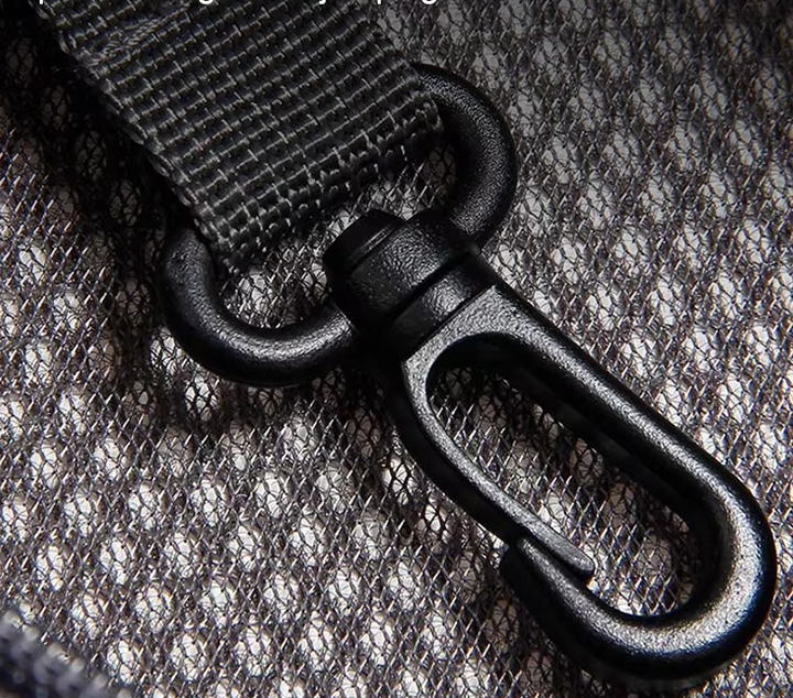 "Sac de transport pour chien, respirant, bandoulière rembourrée, gris, pratique et léger, confort et sécurité."