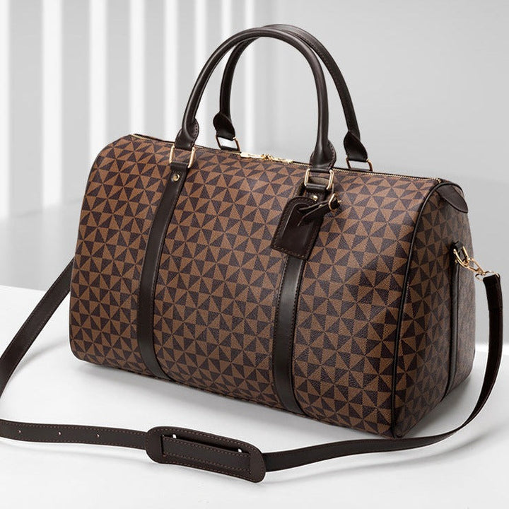"Sac de voyage homme en cuir de luxe, élégant et robuste, avec ample espace, idéal pour tous vos voyages."