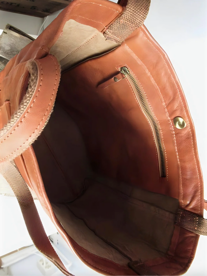 "Sac épaule en cuir fait main, élégant et spacieux, marron foncé, parfait pour le quotidien et les occasions spéciales"