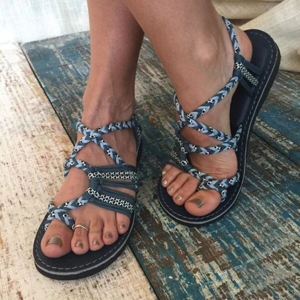"Sandales à lanières épaisses, confort optimal, design chic pour femmes, idéales pour l'été, semelle antidérapante."