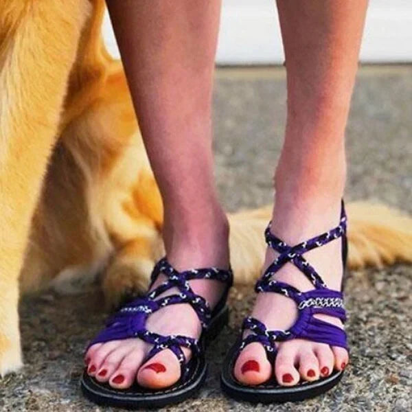 "Sandales à lanières épaisses, confort optimal, design chic pour femmes, idéales pour l'été, semelle antidérapante."