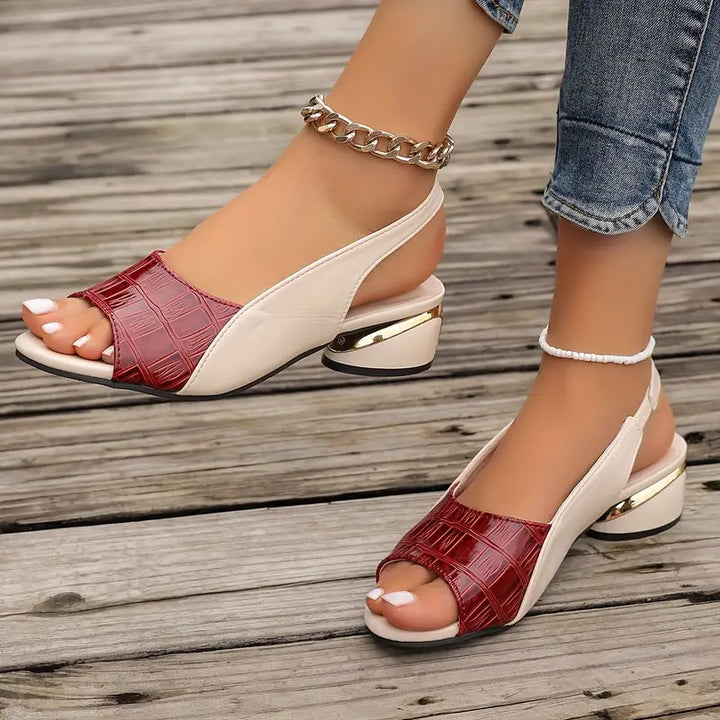 "Sandales cuir élégantes et confortables pour femme, parfaites pour l'été en ville ou à la plage."