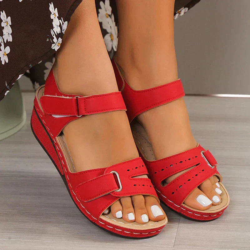"Sandales d'été élégantes pour femmes, en cuir PU, avec bride ajustable et design chic, confortables en beige, jaune, noir, r