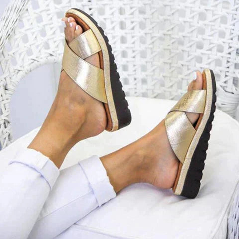 Sandales d'été pour femme, confort orthopédique, semelle mousse, vue latérale, design élégant et intemporel.