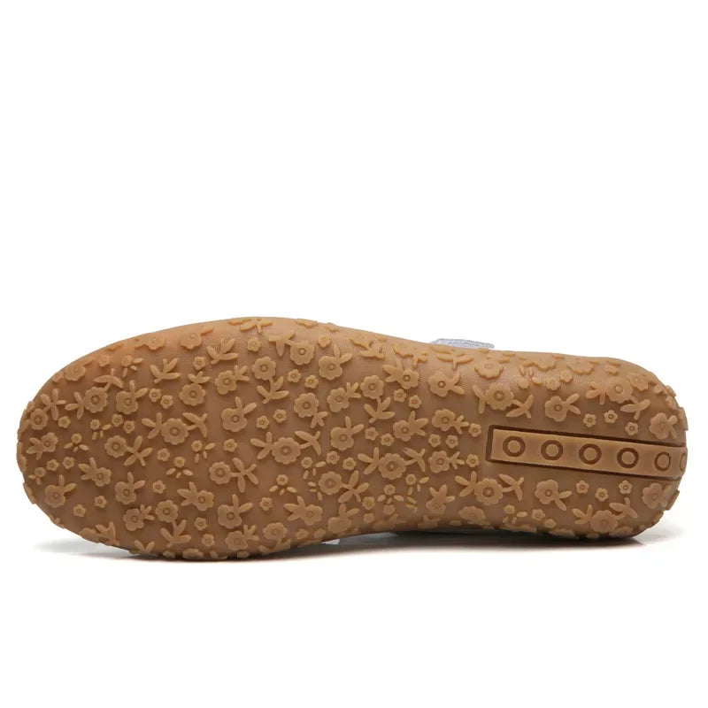 "Sandales d'été pour femmes en cuir, modernes et confortables, avec fermeture à scratch et semelle antidérapante."