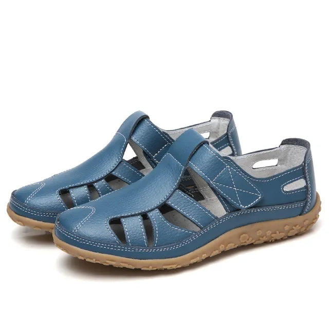 "Sandales d'été pour femmes en cuir, modernes et confortables, avec fermeture à scratch et semelle antidérapante."