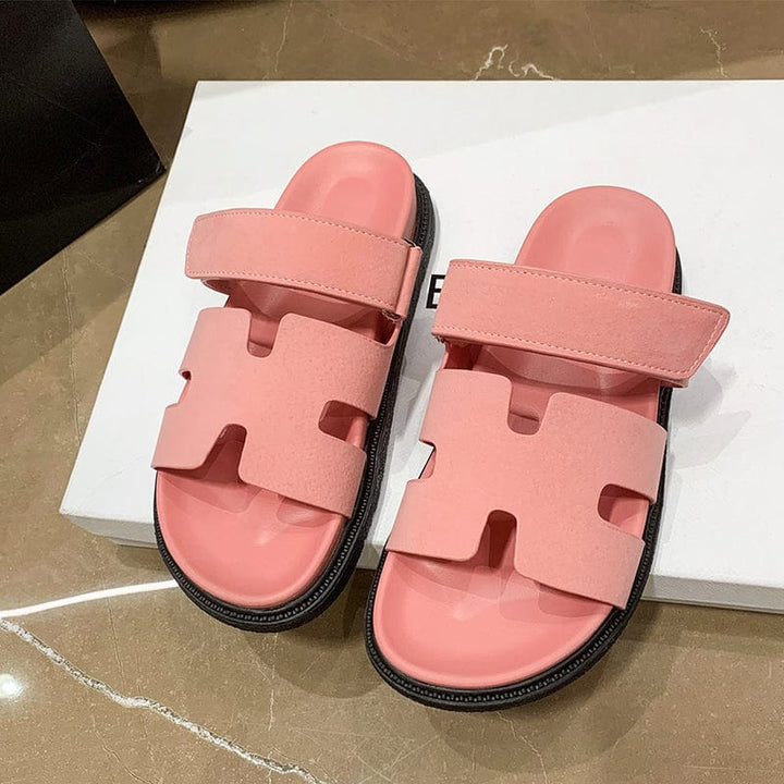 Sandales élégantes en néoprène noir, confortables pour l'été avec soutien amorti pour hommes. Idéal pour sorties estivales.