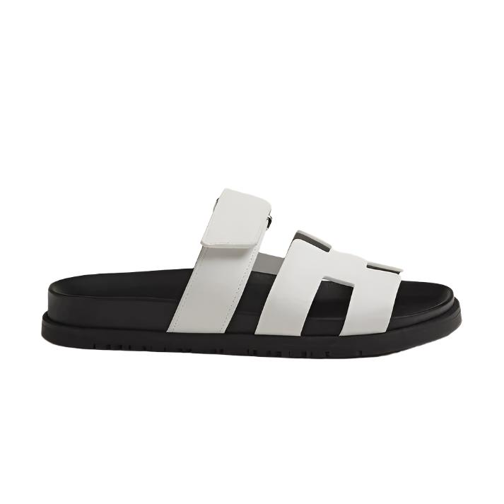 Sandales élégantes en néoprène noir, confortables pour l'été avec soutien amorti pour hommes. Idéal pour sorties estivales.