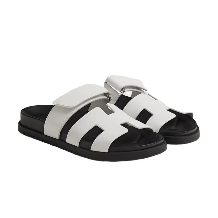 Sandales élégantes en néoprène noir, confortables pour l'été avec soutien amorti pour hommes. Idéal pour sorties estivales.