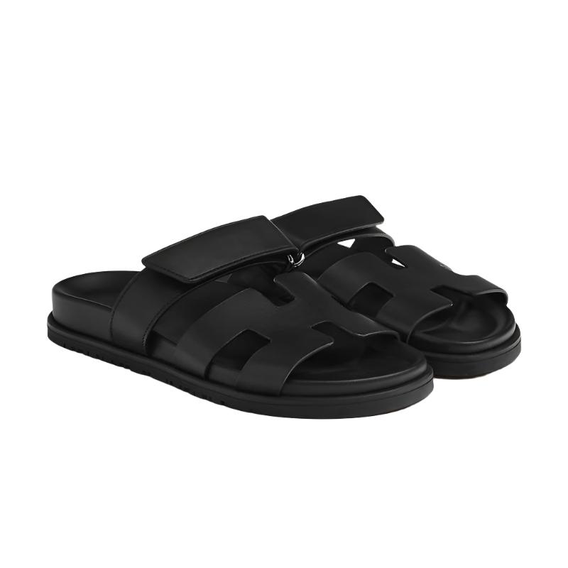 Sandales élégantes en néoprène noir, confortables pour l'été avec soutien amorti pour hommes. Idéal pour sorties estivales.