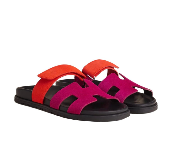 Sandales élégantes en néoprène noir, confortables pour l'été avec soutien amorti pour hommes. Idéal pour sorties estivales.