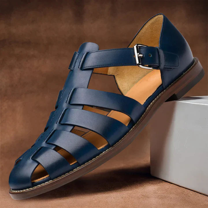 "Sandales en cuir élégantes pour femmes, design intemporel et confort optimal, vue de profil, cuir marron de qualité."