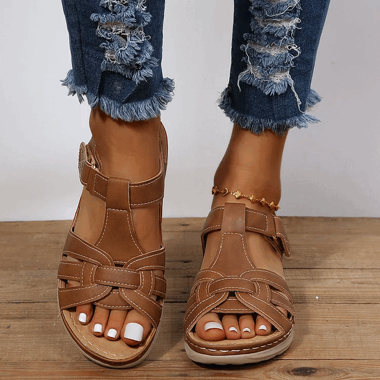"Sandales en cuir femme, confort orthopédique, bride réglable, style décontracté, pied, antidérapant, élégance naturelle."