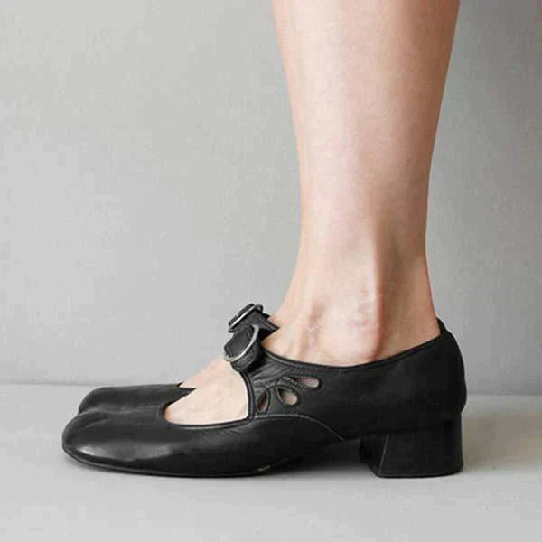"Sandales en cuir Jolien rouges pour femmes, confort optimal avec semelle antidérapante et mousse à mémoire de forme."