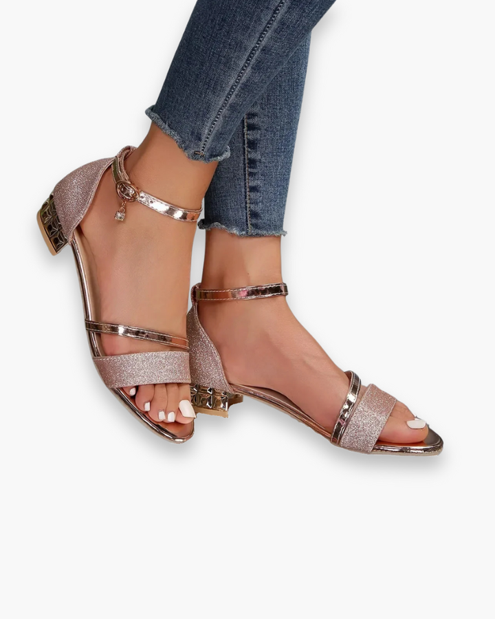 "Sandales femmes élégantes été, lanières ajustables, talon stable, or, noir, argent, confort chic style sophistiqué."