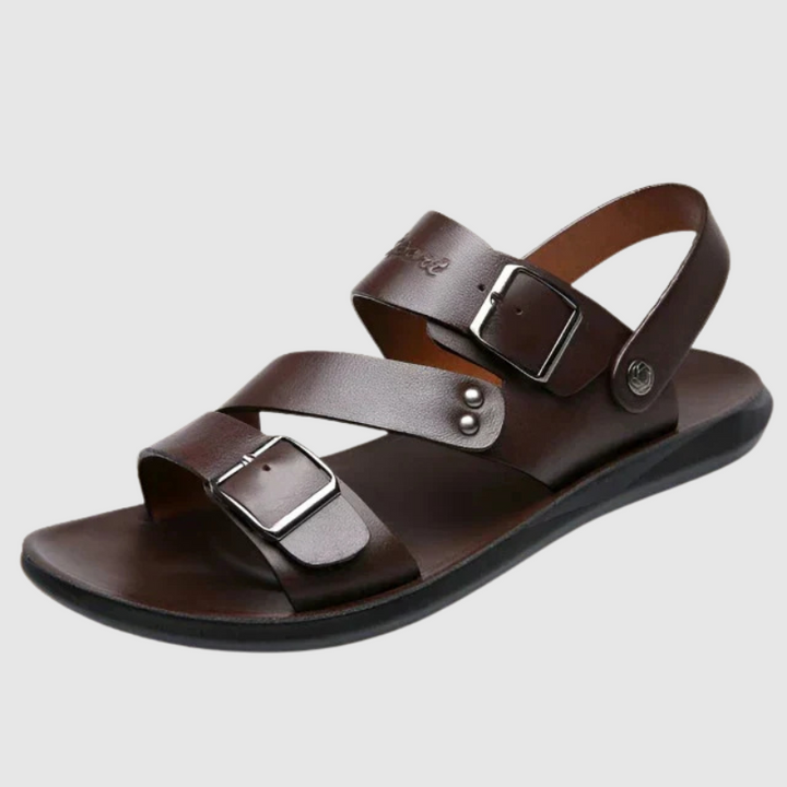 "Sandales homme confort premium avec boucle élégante, design moderne et léger pour l'été, vue de côté."
