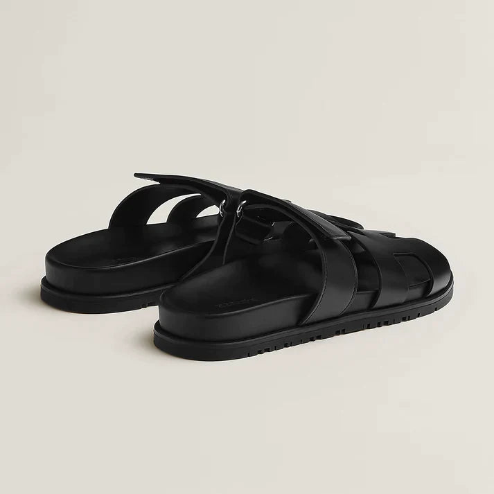 "Sandales Ibiza élégantes pour femmes, fines lanières en cuir, semelle en caoutchouc, style estival chic et polyvalent."