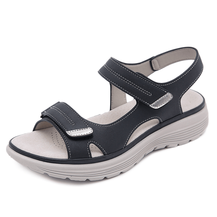 "Sandales Ortho Pro pour femmes, brides larges ajustables, semelle orthopédique profilée, confort et soutien pieds."