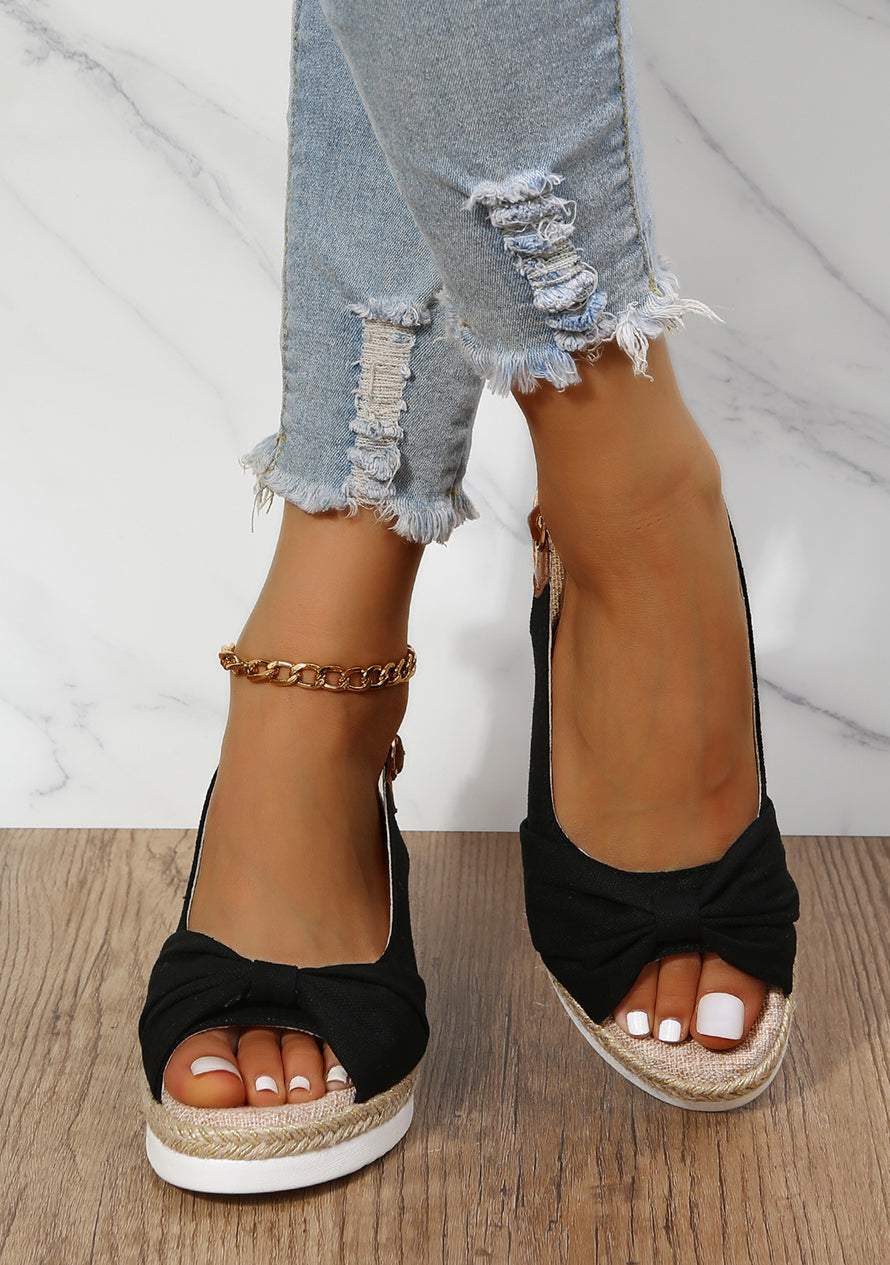 Sandales orthopédiques élégantes pour femme, marron clair, boucle orteil, soutien voûte plantaire, confort et style parfaits.