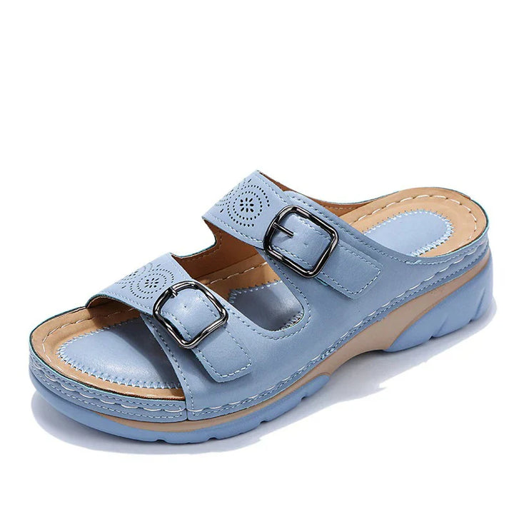 Sandales orthopédiques en cuir souple pour femmes, confortables, avec design chic et semelle amortissante.