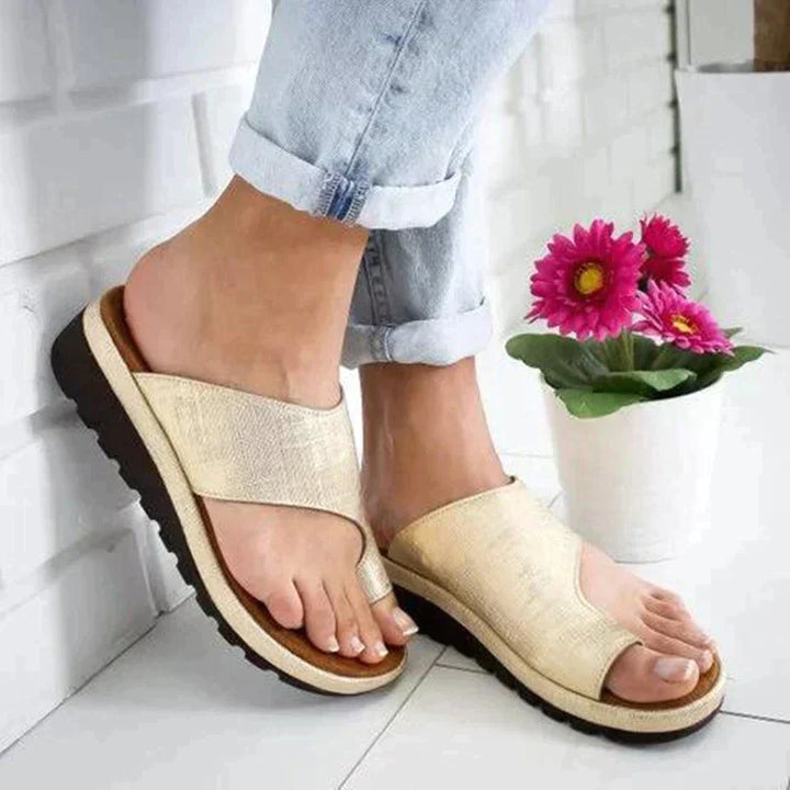 "Sandales orthopédiques femme élégantes et aérées Gaelle, design moderne, semelle confortable, idéales pieds sensibles."